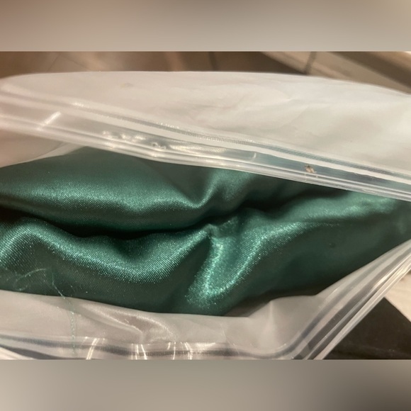 Homiest 3pcs Satin Sheets Set Luxury Silky Satin Bedding Set Deep Pockets - Picture 3 of 11